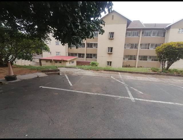1 BEDROOM FLAT FOR SALE IN BLUFF